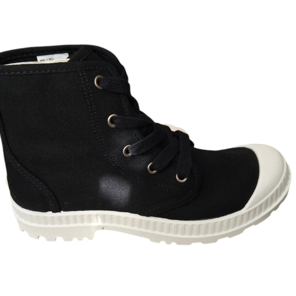 NIB SO Dragonfruit combat style boots